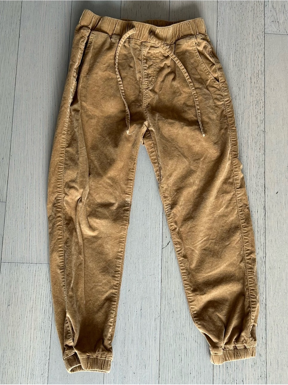 cute joggers
brand arizona jean co
size small
good condition